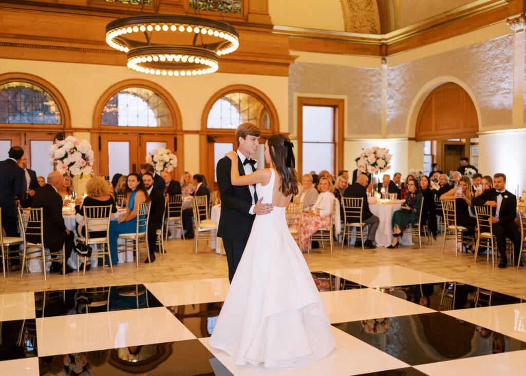wedding couple first dance