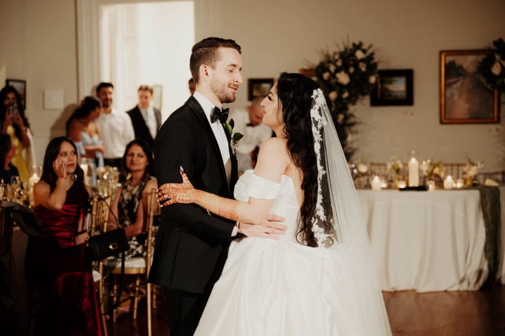 wedding couple first dance