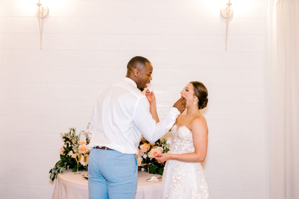 wedding couple cake cutting