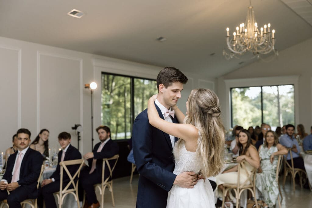 wedding couple first dance
